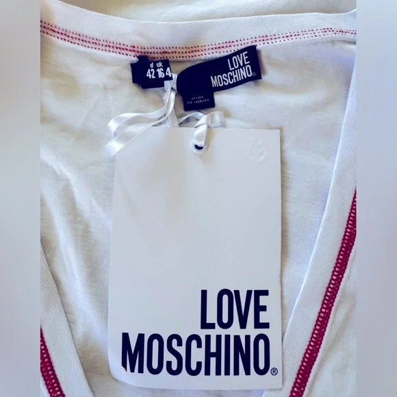 LOVE MOSCHINO LOVE TSHIRT w/ tags! - Picture 4 of 9